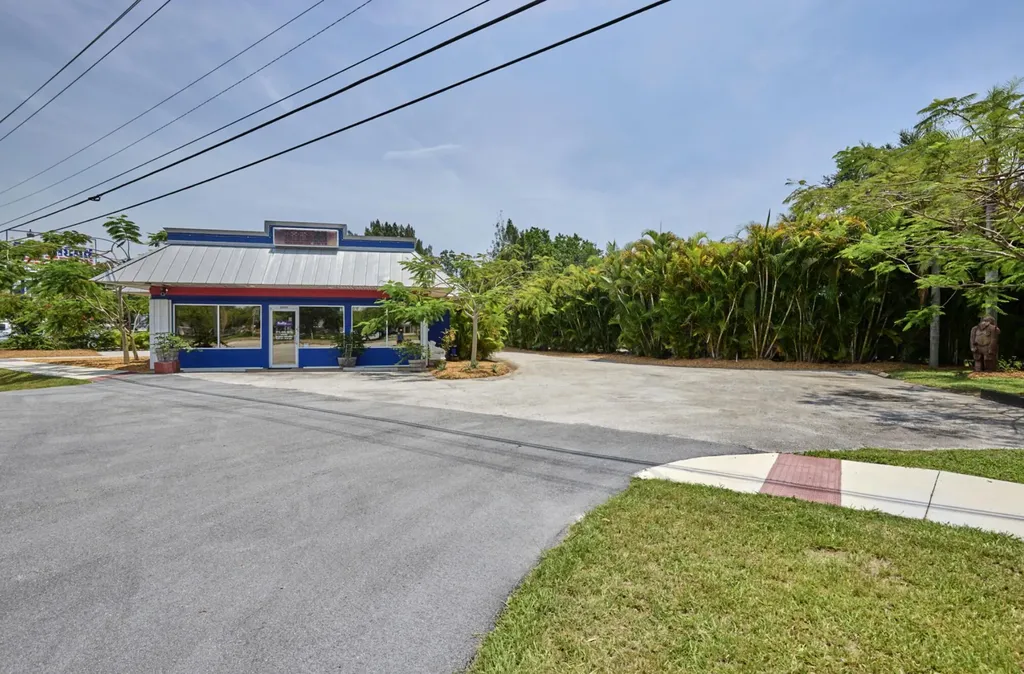 2095 NW Federal Highway Jensen Beach FL 34957