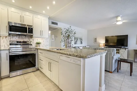 134 Lyndhurst F Deerfield Beach FL 33442