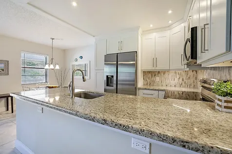 134 Lyndhurst F Deerfield Beach FL 33442