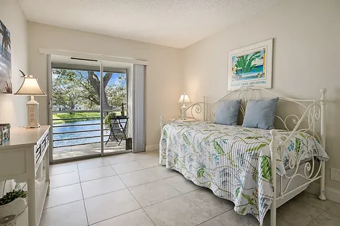 134 Lyndhurst F Deerfield Beach FL 33442