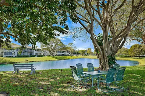 134 Lyndhurst F Deerfield Beach FL 33442