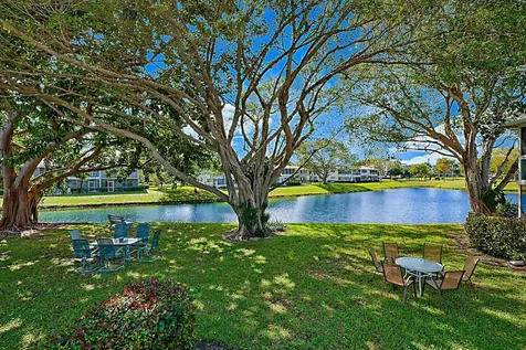 134 Lyndhurst F Deerfield Beach FL 33442