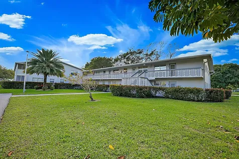 134 Lyndhurst F Deerfield Beach FL 33442