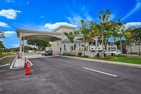 134 Lyndhurst F Deerfield Beach FL 33442
