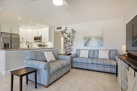 134 Lyndhurst F Deerfield Beach FL 33442