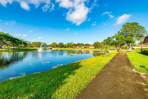 604 Laconia Circle Lake Worth FL 33467