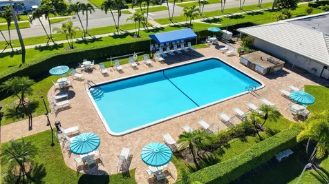 716 Sw 18th Street Boynton Beach FL 33426
