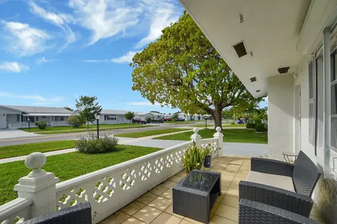 716 Sw 18th Street Boynton Beach FL 33426