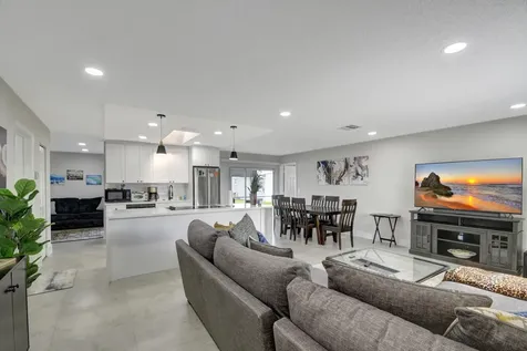 716 Sw 18th Street Boynton Beach FL 33426