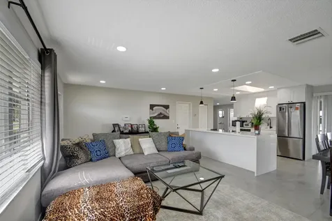 716 Sw 18th Street Boynton Beach FL 33426