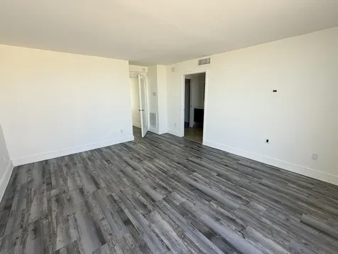 2000 Ne 135th Street North Miami FL 33181