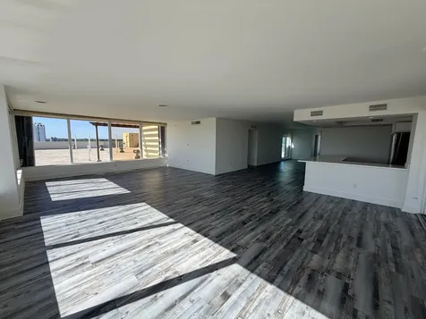 2000 Ne 135th Street North Miami FL 33181