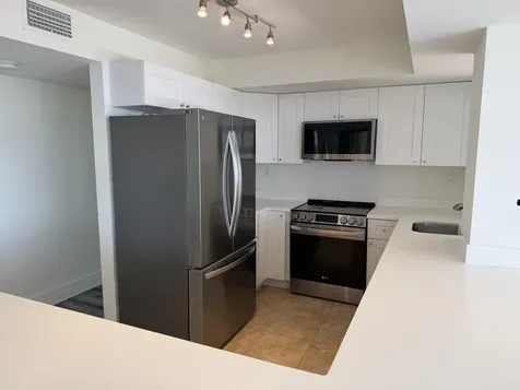 2000 Ne 135th Street North Miami FL 33181