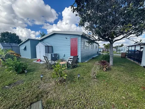 570 Ne 47th Court Lot#430 Deerfield Beach FL 33064