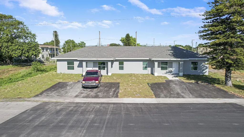 548 SW 5th Street Belle Glade FL 33430