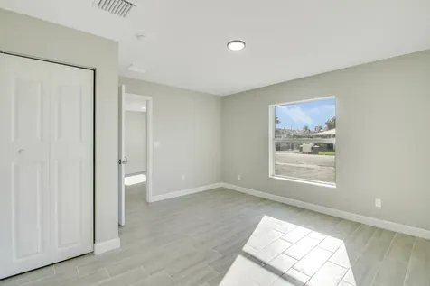 548 SW 5th Street Belle Glade FL 33430