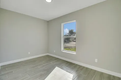 548 SW 5th Street Belle Glade FL 33430