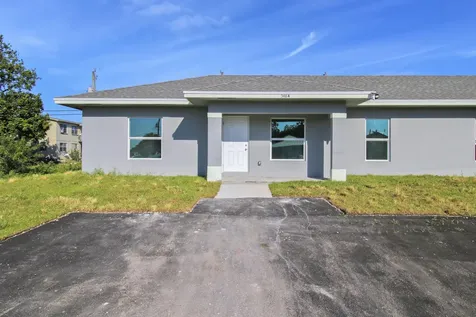 548 SW 5th Street Belle Glade FL 33430