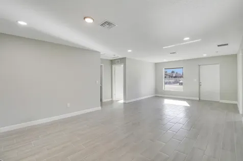 548 SW 5th Street Belle Glade FL 33430