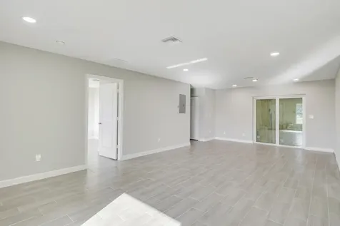 548 SW 5th Street Belle Glade FL 33430