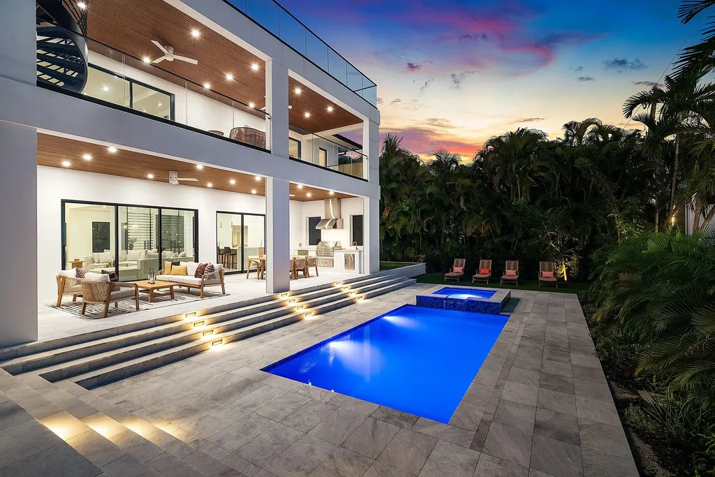 258 33rd Court West Palm Beach FL 33407