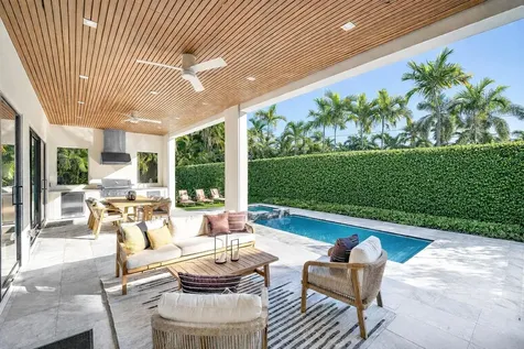 258 33rd Court West Palm Beach FL 33407