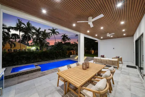 258 33rd Court West Palm Beach FL 33407
