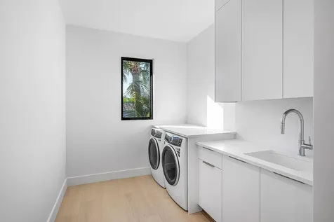 258 33rd Court West Palm Beach FL 33407