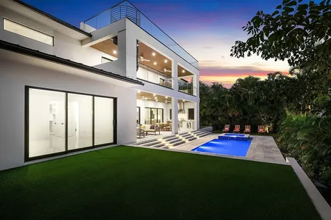 258 33rd Court West Palm Beach FL 33407