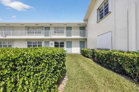 480 Horizons Boynton Beach FL 33435