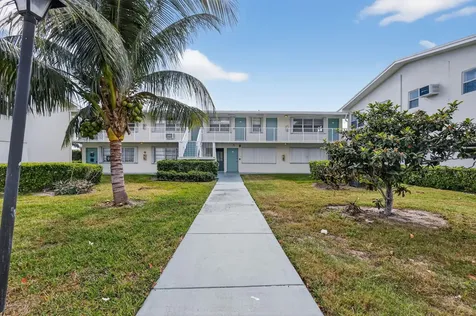 480 Horizons Boynton Beach FL 33435