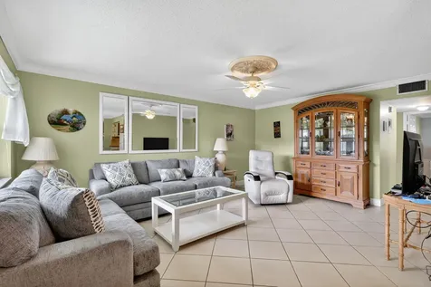 480 Horizons Boynton Beach FL 33435