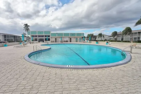 480 Horizons Boynton Beach FL 33435