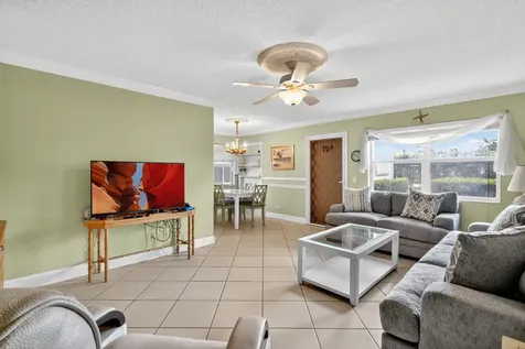480 Horizons Boynton Beach FL 33435