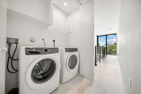 1052 N Victoria Park Road Fort Lauderdale FL 33304