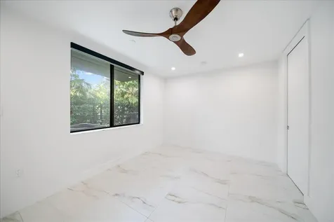 1052 N Victoria Park Road Fort Lauderdale FL 33304