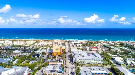5220 Las Verdes Circle Delray Beach FL 33484