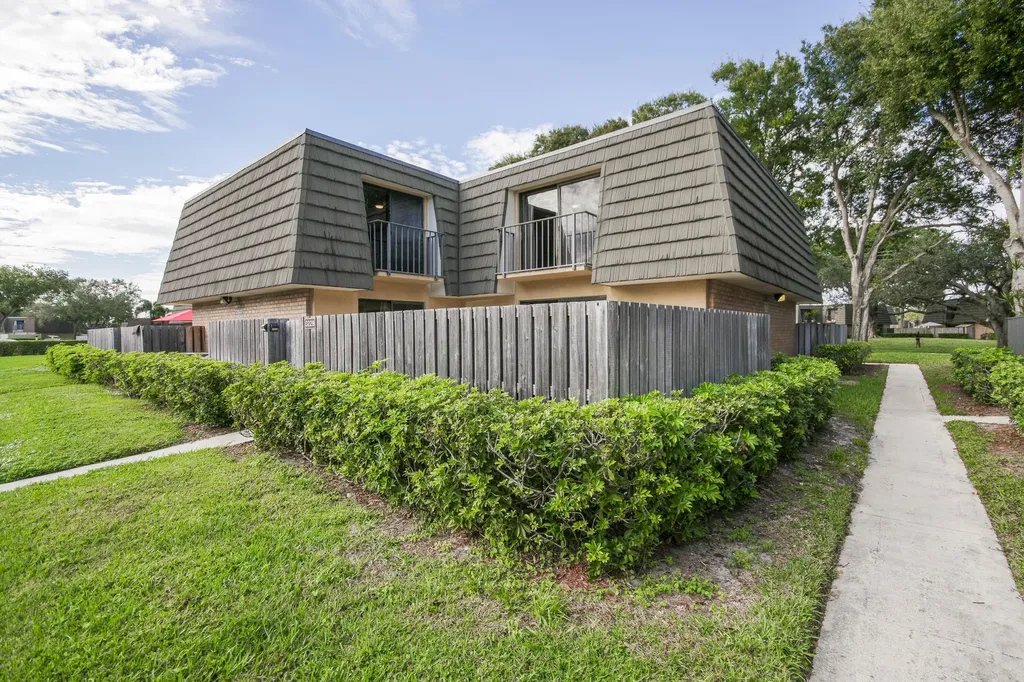 3228 32nd Way West Palm Beach FL 33407