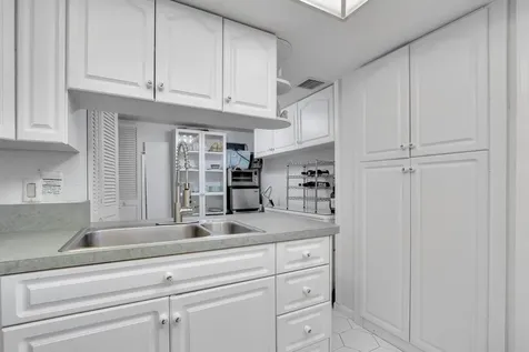 1618 Twelve Oaks Way North Palm Beach FL 33408