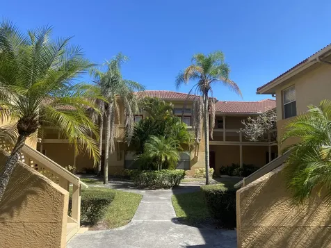 4863 Via Palm Lakes West Palm Beach FL 33417