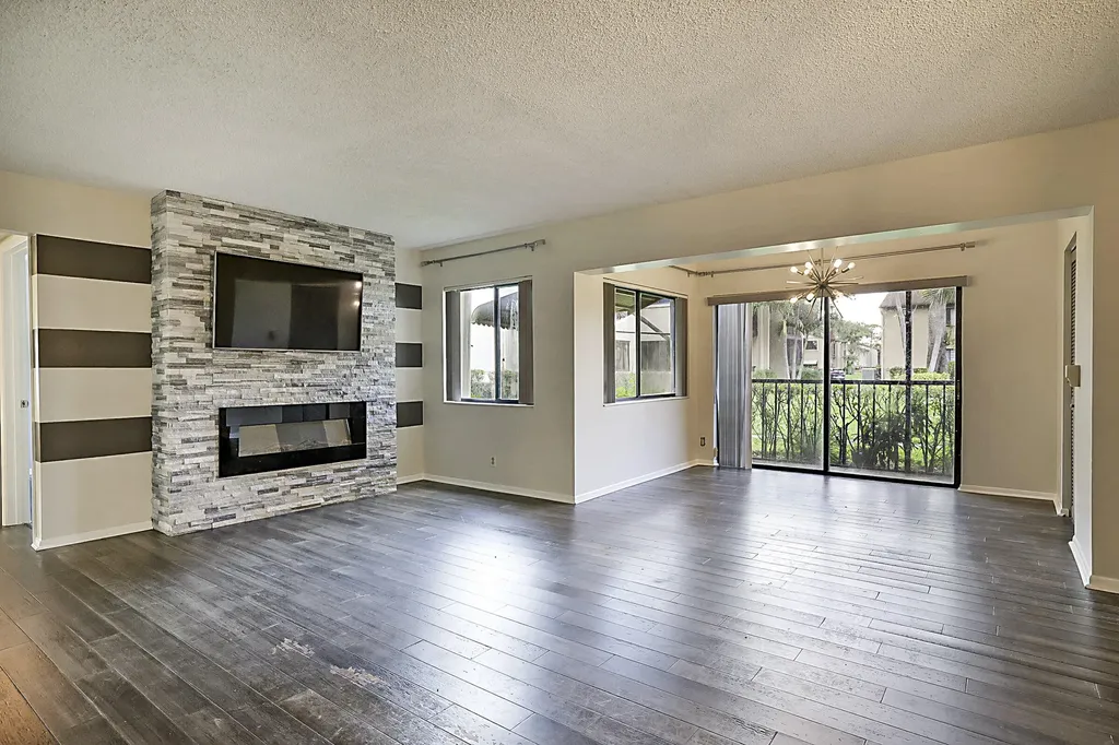 533 Shady Pine Way Greenacres FL 33415