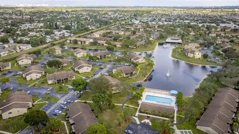 533 Shady Pine Way Greenacres FL 33415