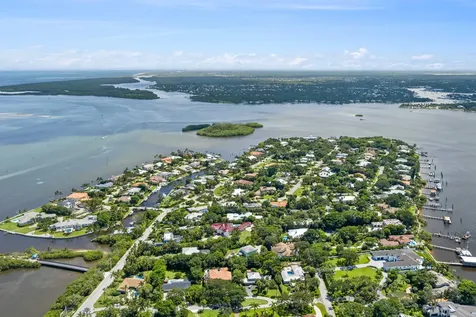 3 Mandalay Road Sewalls Point FL 34996