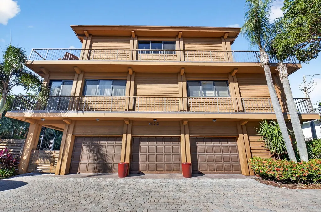 122 Andrews Avenue Delray Beach FL 33483