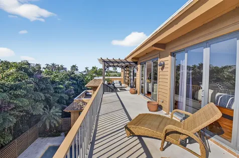 122 Andrews Avenue Delray Beach FL 33483