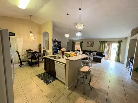 331 Se Husted Terrace Port Saint Lucie FL 34983
