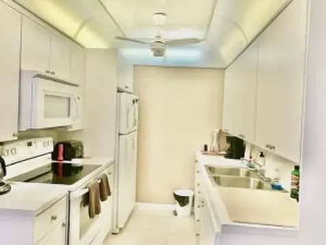 1050 Cornwall C Boca Raton FL 33434