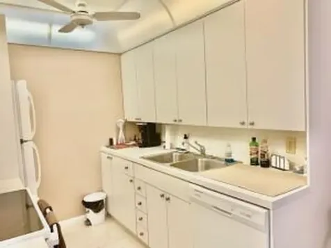 1050 Cornwall C Boca Raton FL 33434
