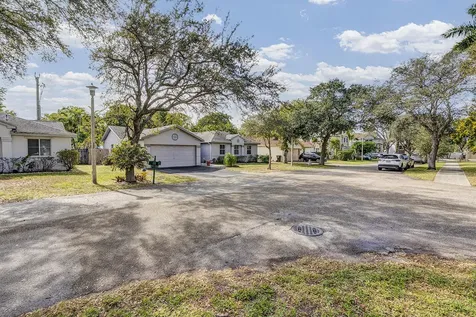 4846 Nw 14th Street Coconut Creek FL 33063