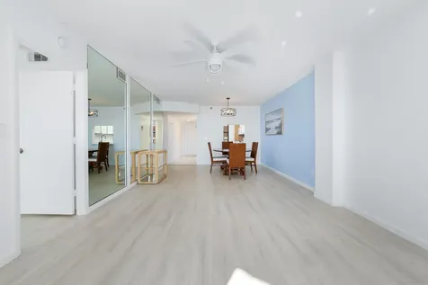 896 N Federal Highway Lantana FL 33462